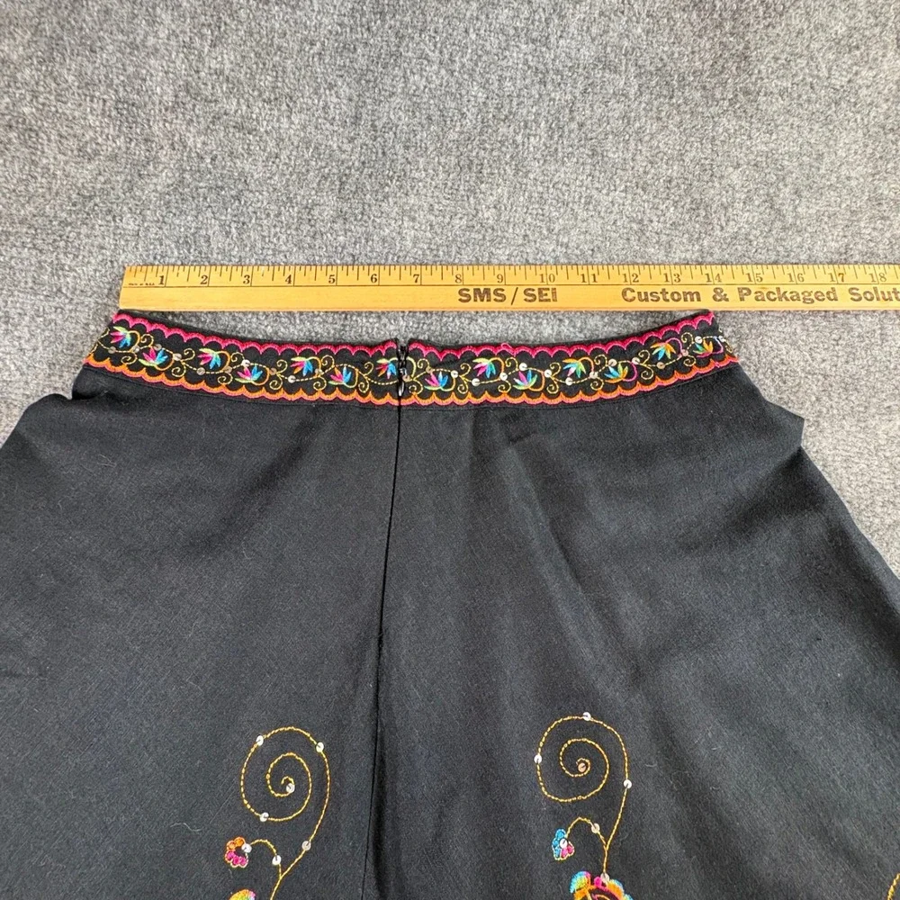 VTG Y2K‎ Willi Smith Skirt 4 Black Embroidered Floral Boho Festival Whimsigoth